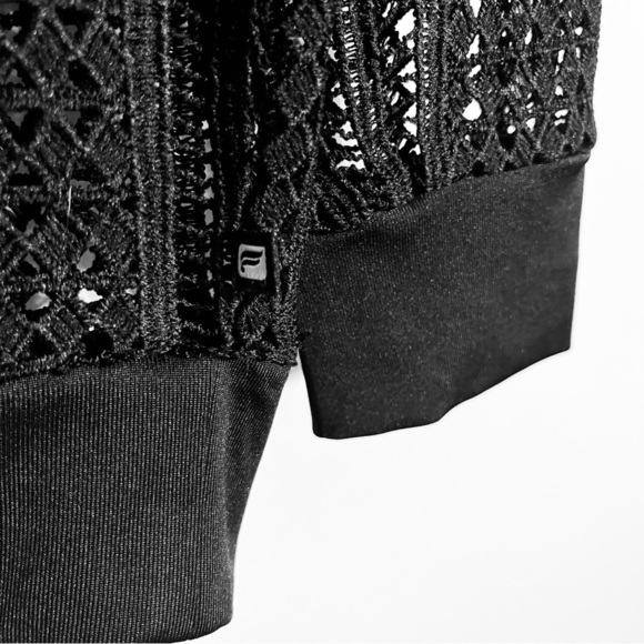 Women’s Fabletics Open Knit Sheer Cut Out Long Sleeve Cover Up Top Size Small - Picture 3 of 9